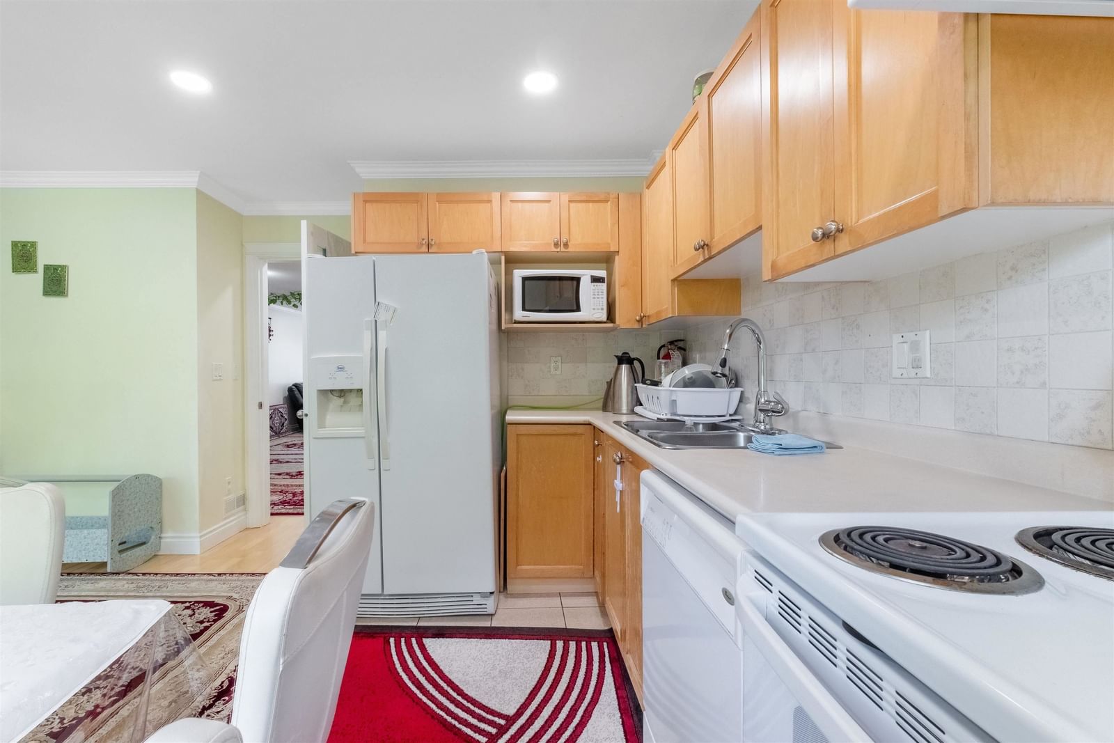 Listing Image 4