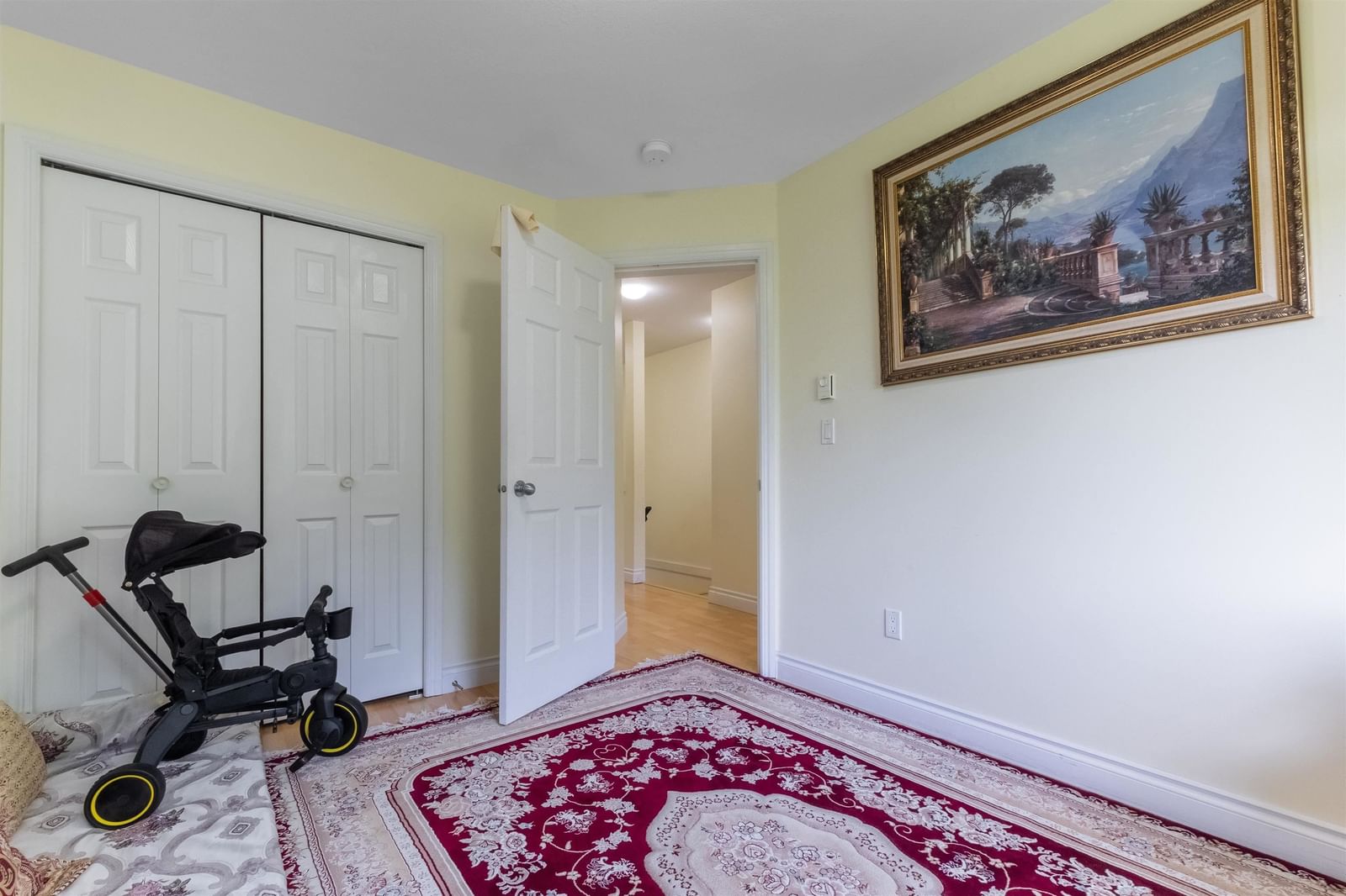 Listing Image 8
