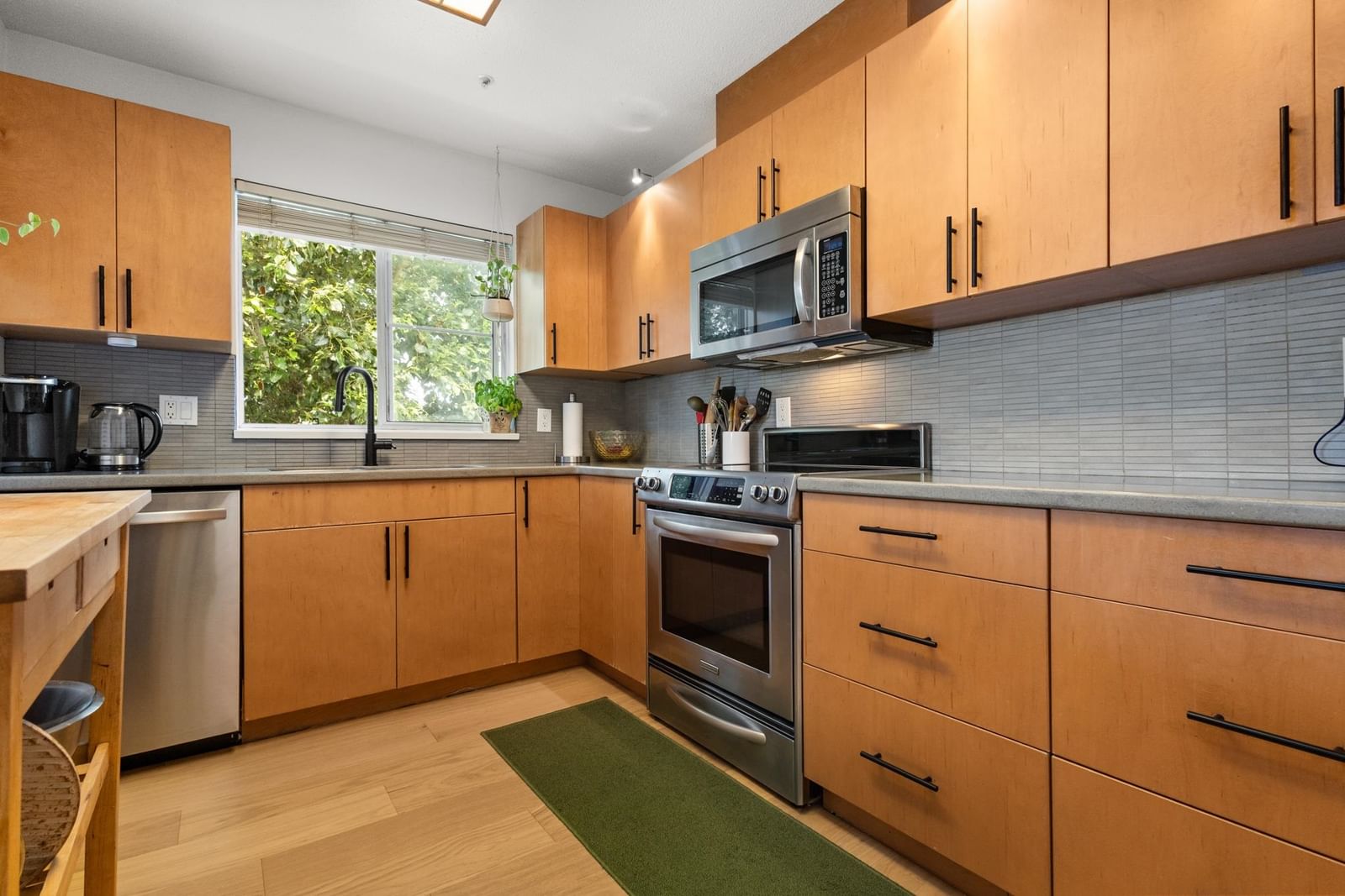 Listing Image 14
