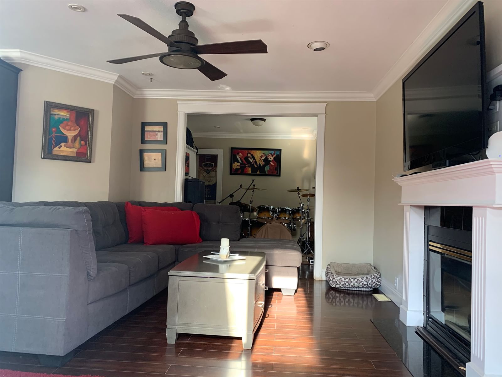 Listing Image 16