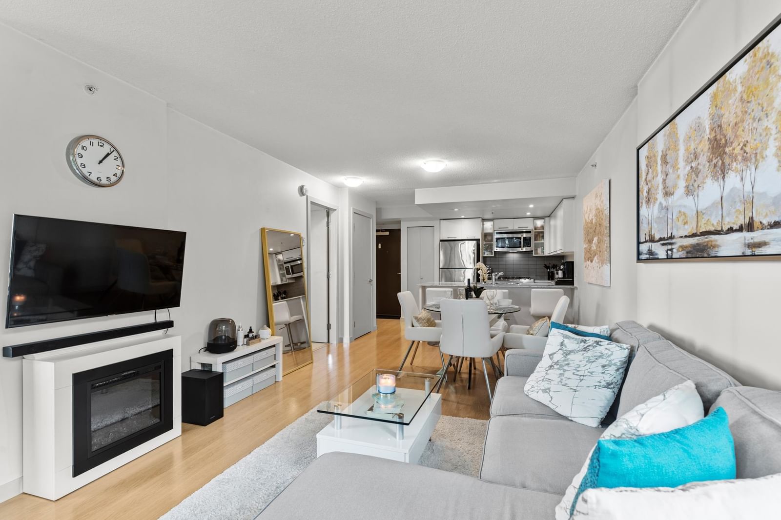 Listing Image 10