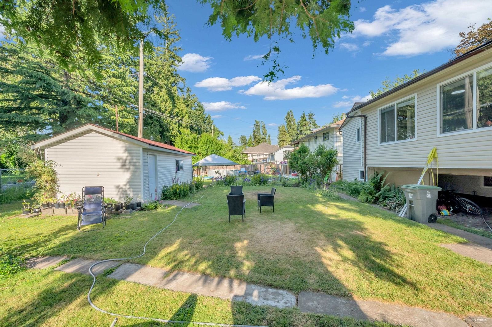 Listing Image 4