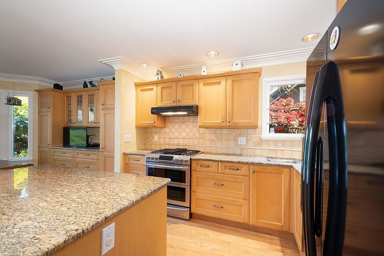 Listing Image 12