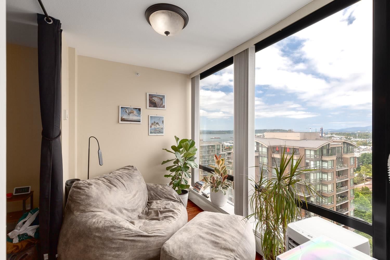 Listing Image 11