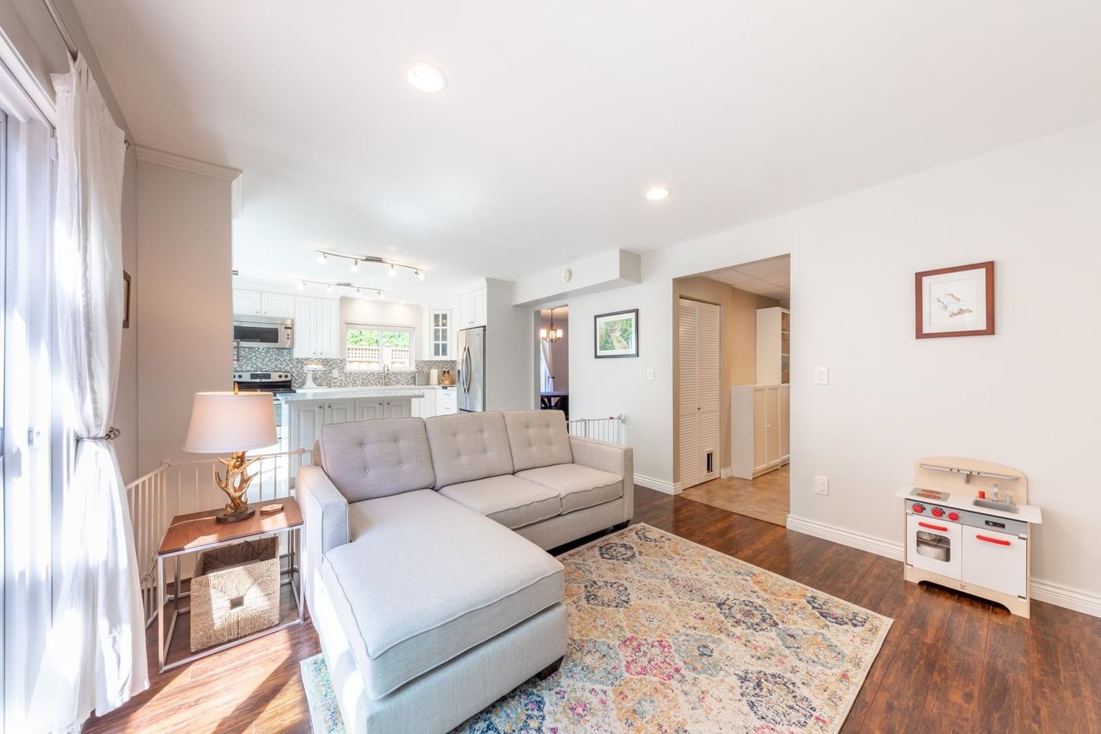 Listing Image 11