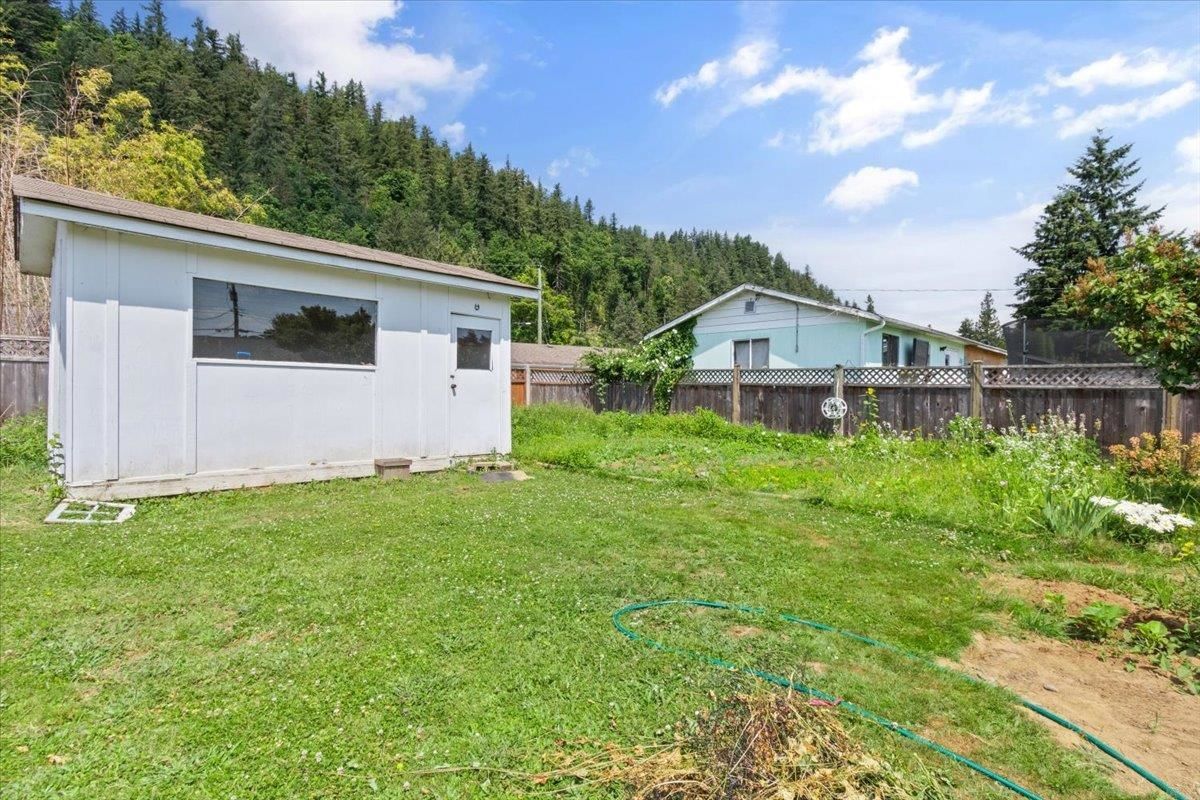 Listing Image 6