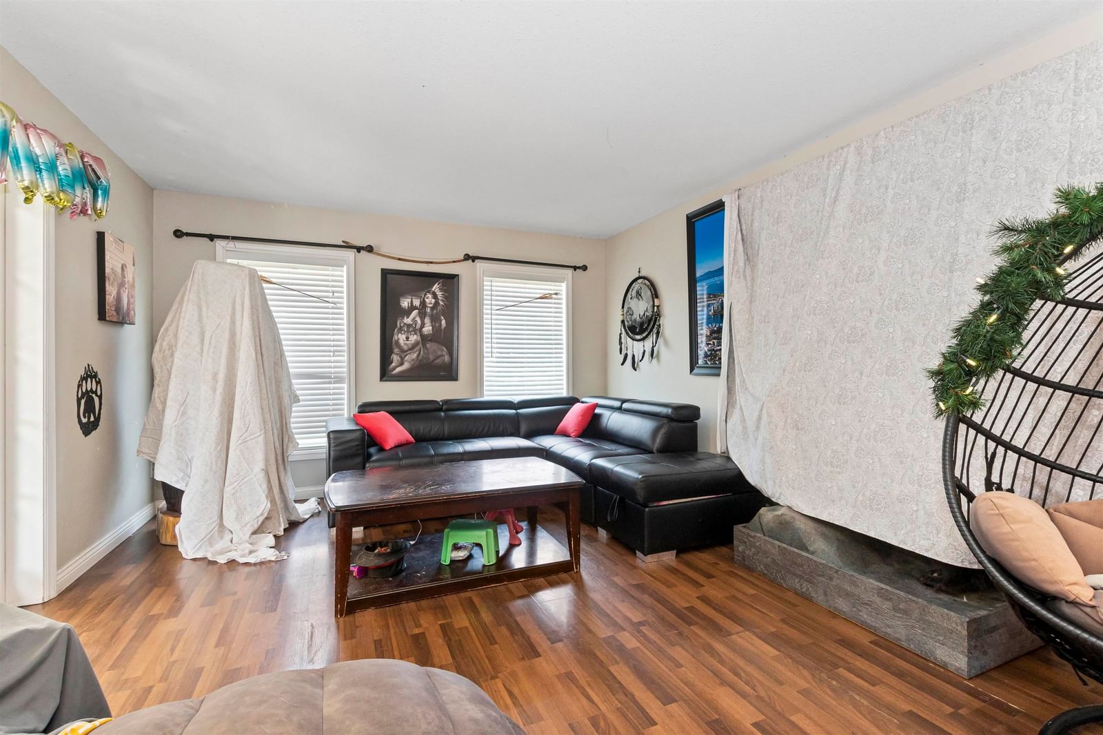 Listing Image 9