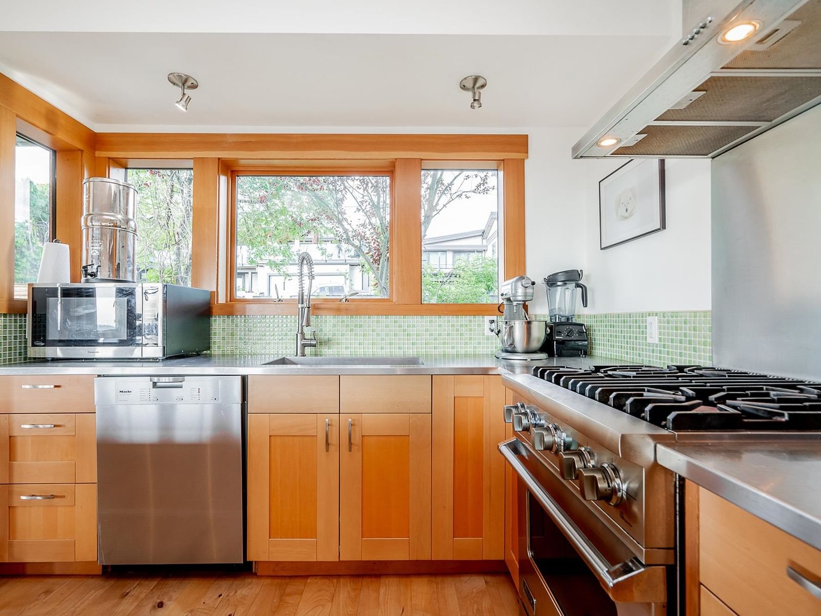 Listing Image 14