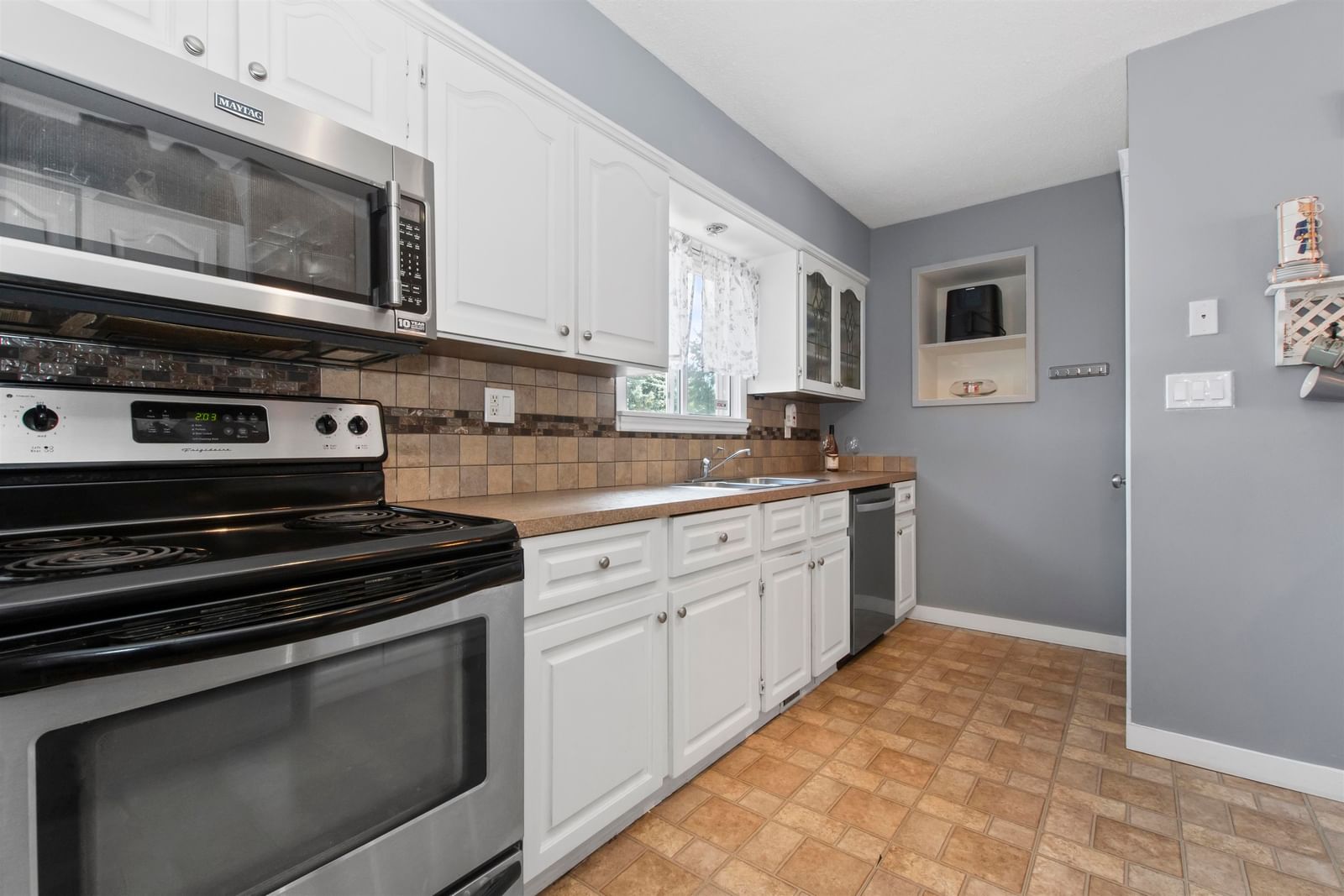 Listing Image 12