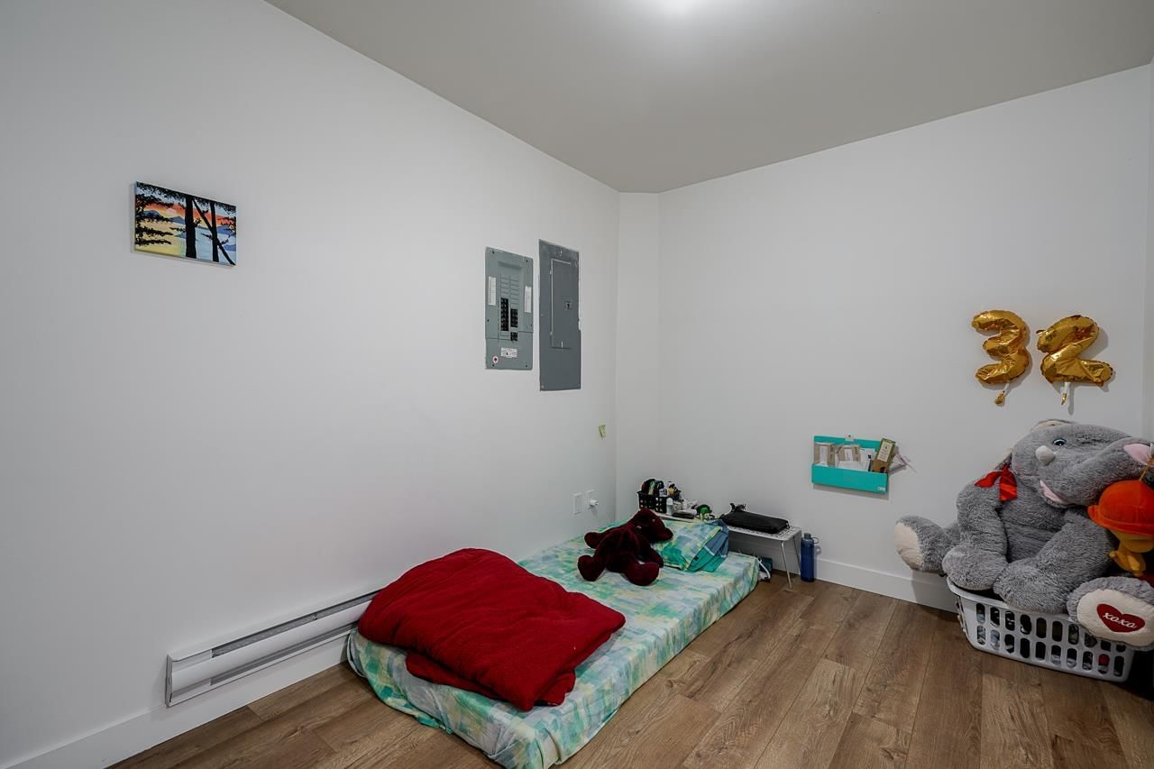 Listing Image 33
