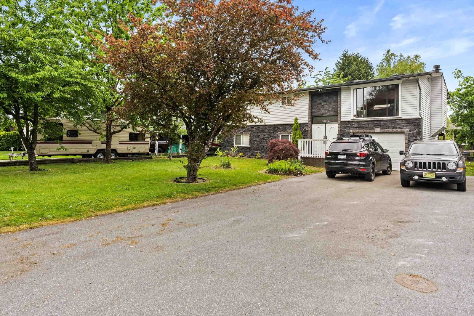 Listing Image 4