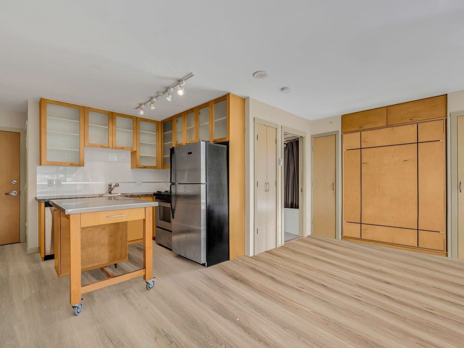Listing Image 5