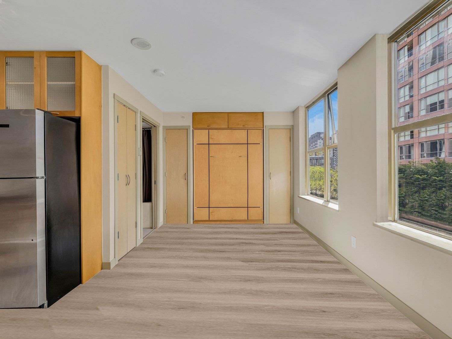 Listing Image 8