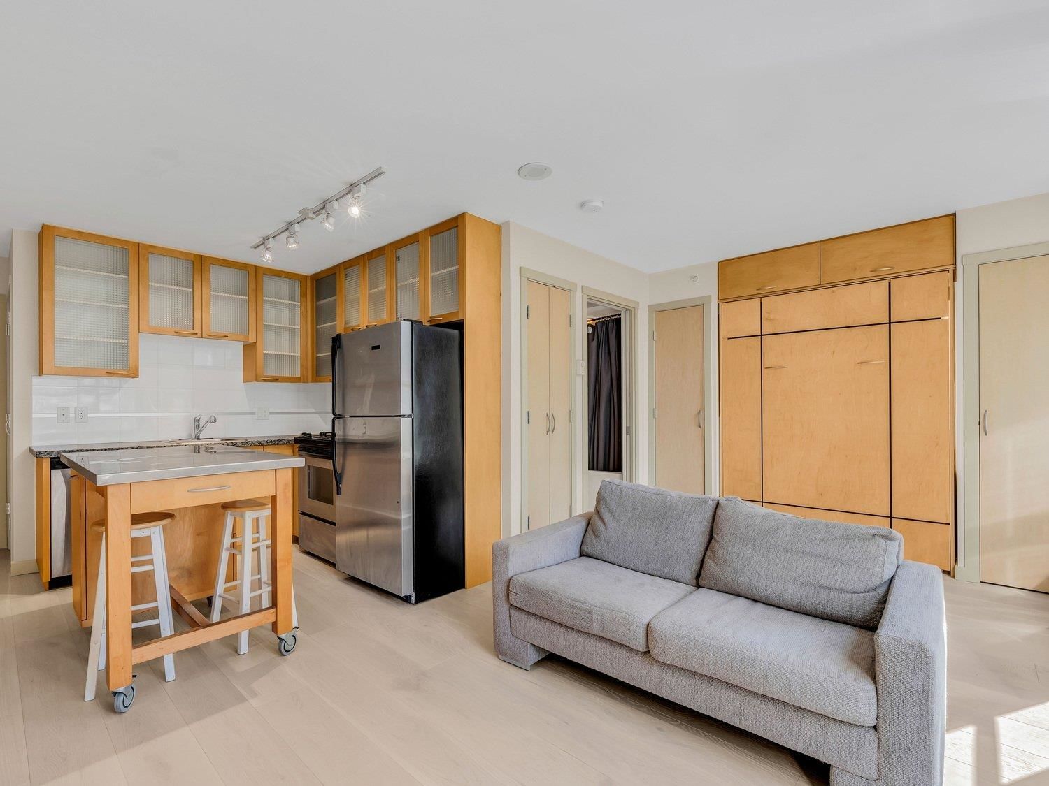 Listing Image 9