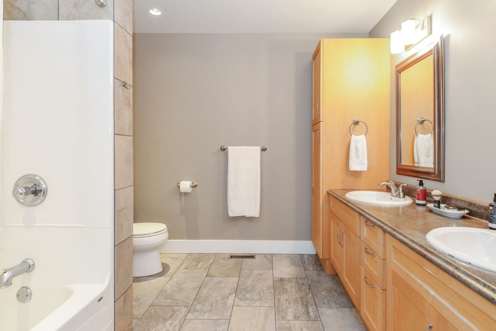 Listing Image 18