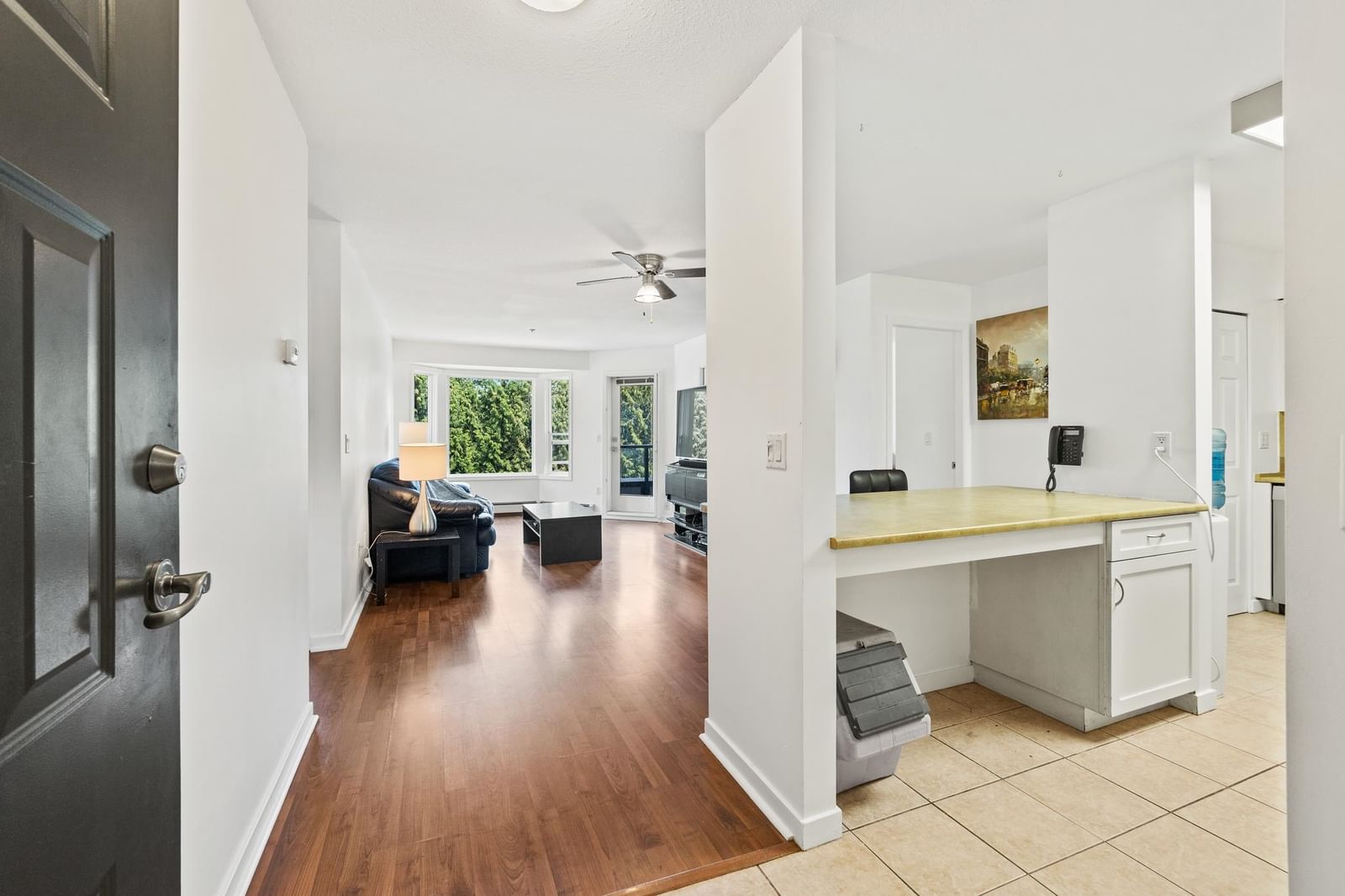 Listing Image 6