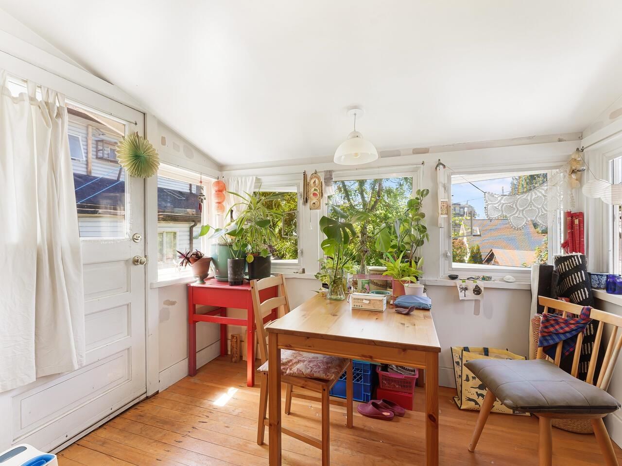 Listing Image 10