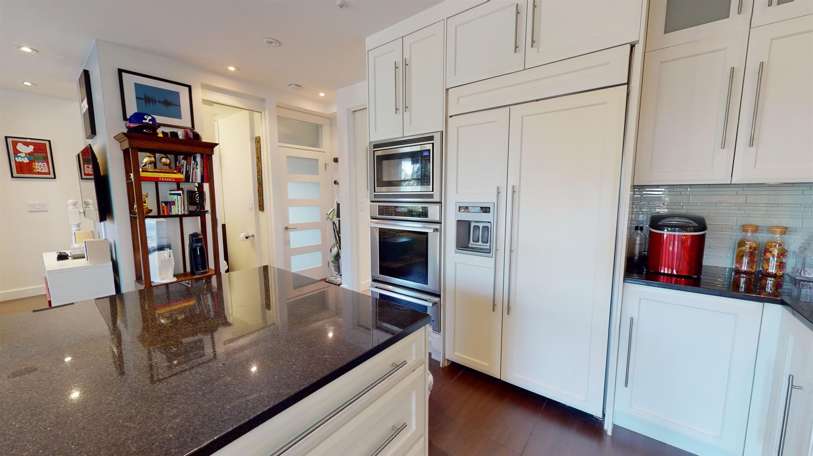 Listing Image 10