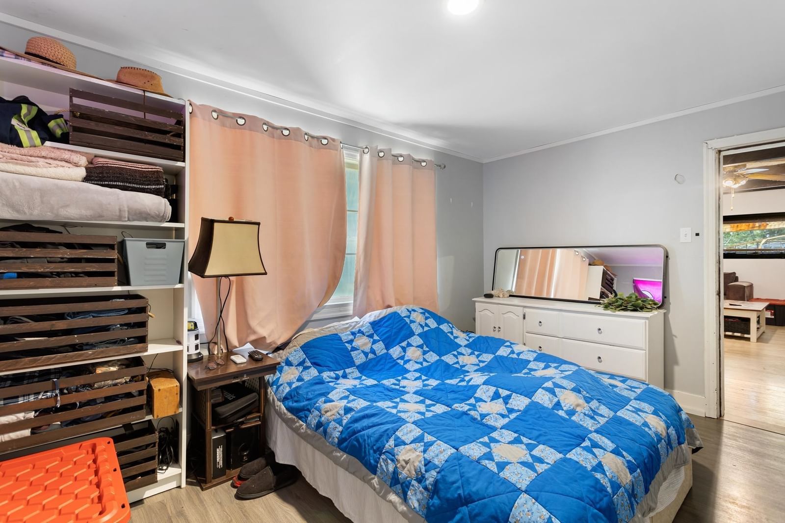 Listing Image 12
