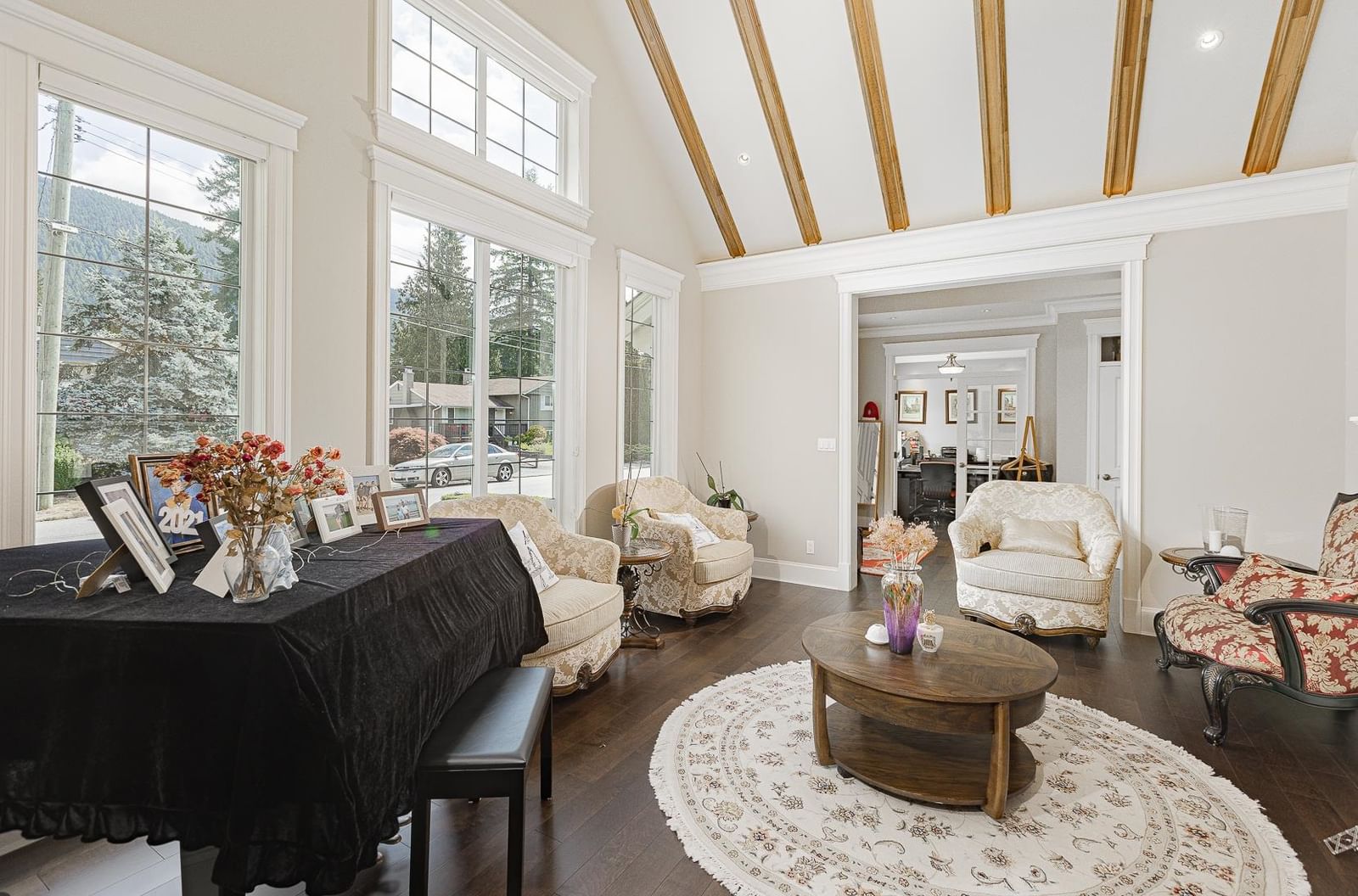 Listing Image 12