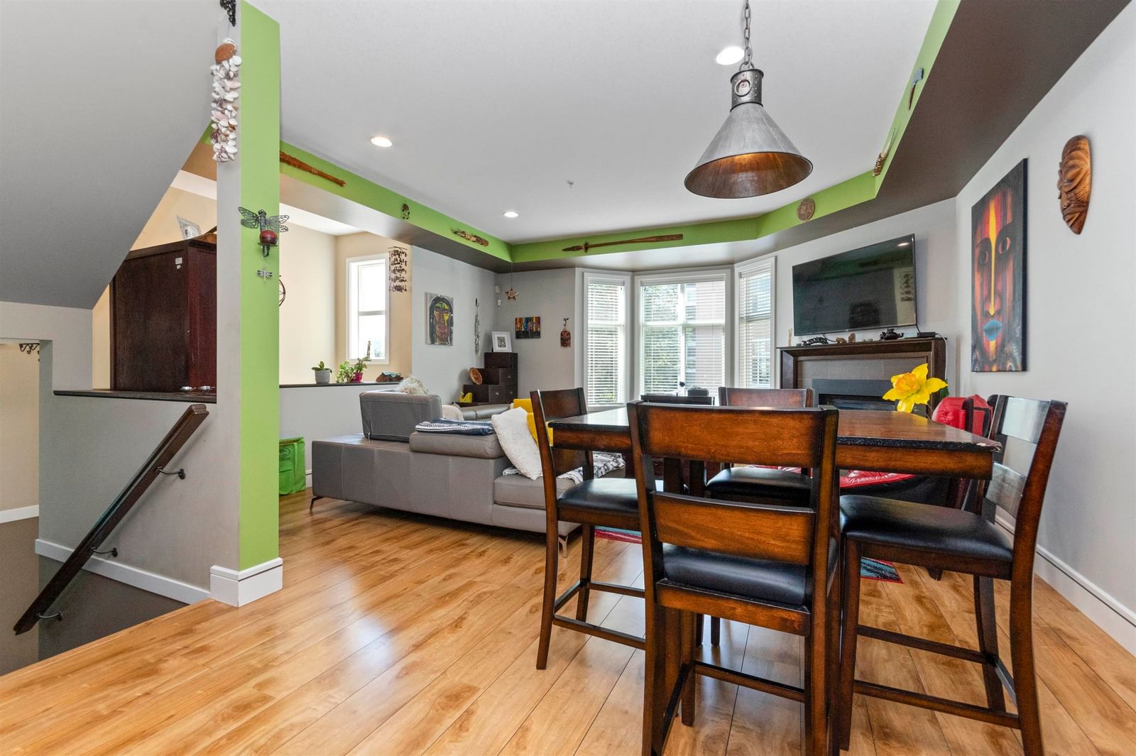 Listing Image 10