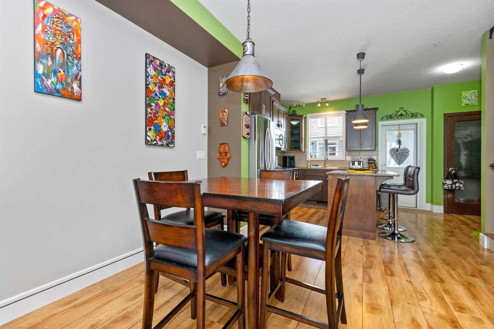 Listing Image 9