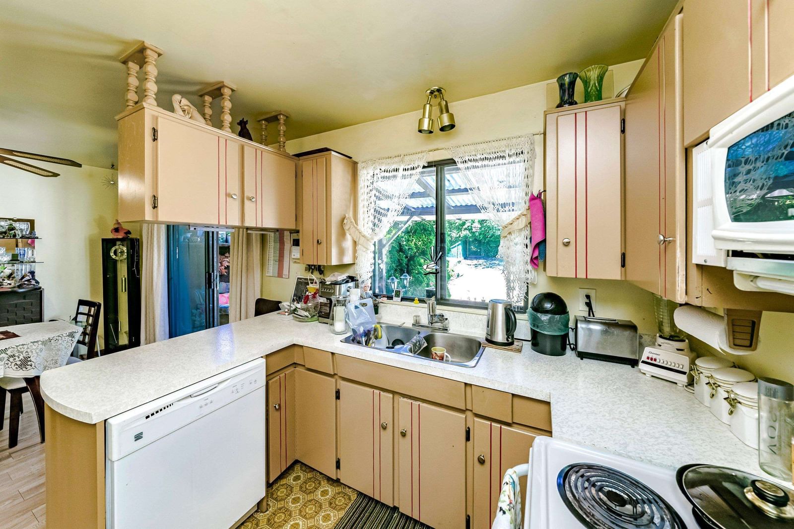 Listing Image 12