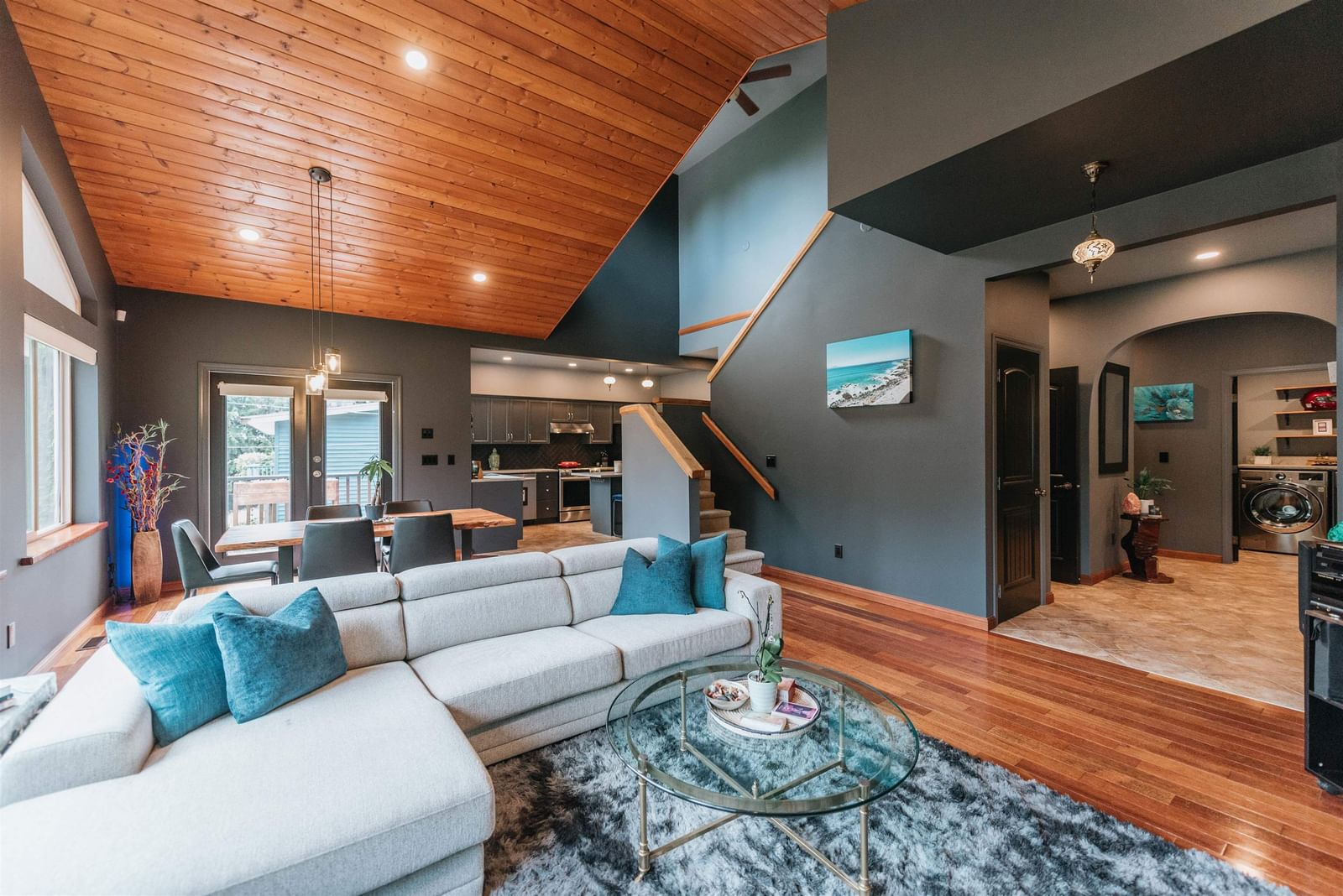 Listing Image 11