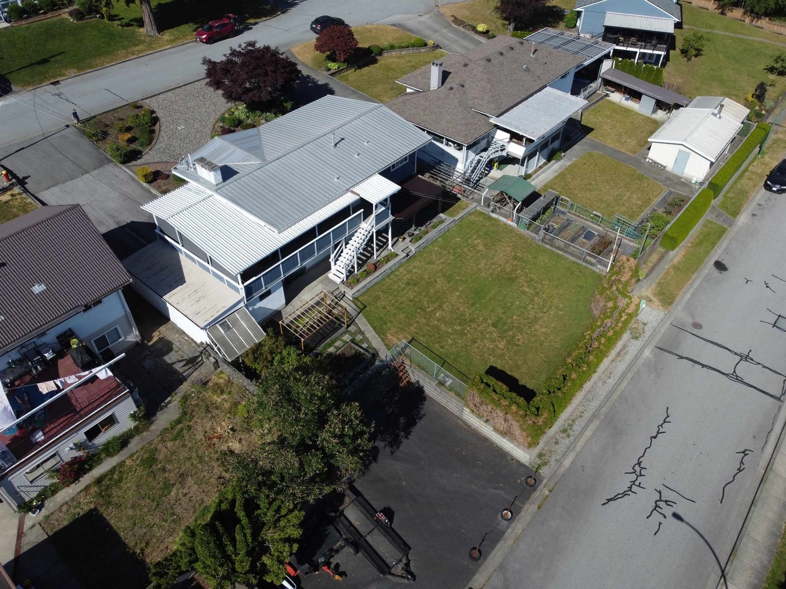 Listing Image 4