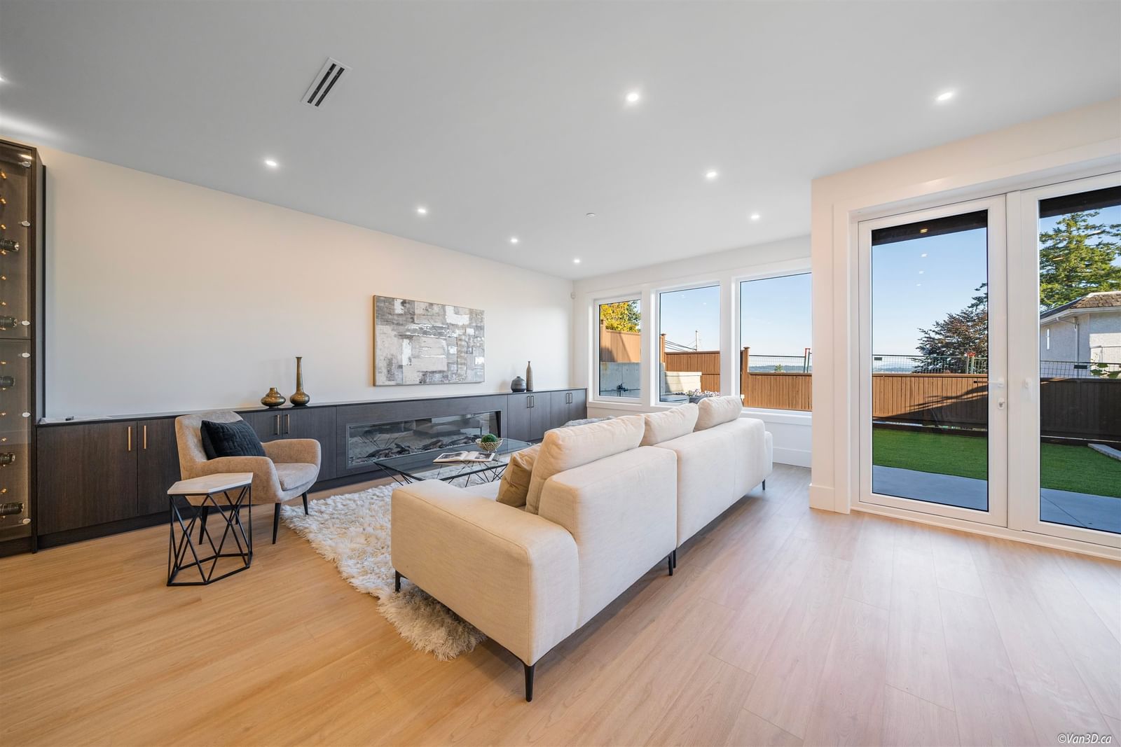 Listing Image 11