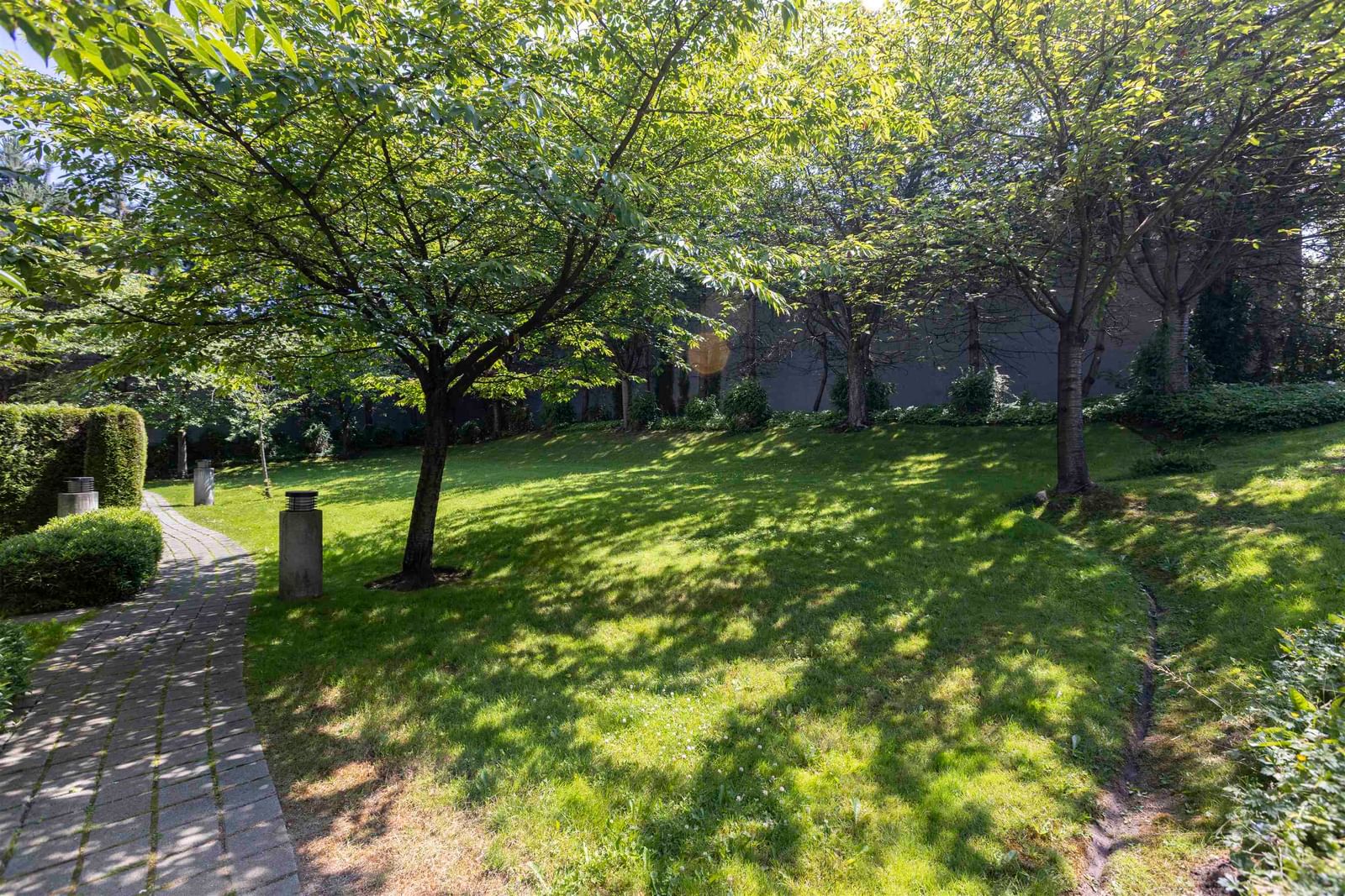 Listing Image 24