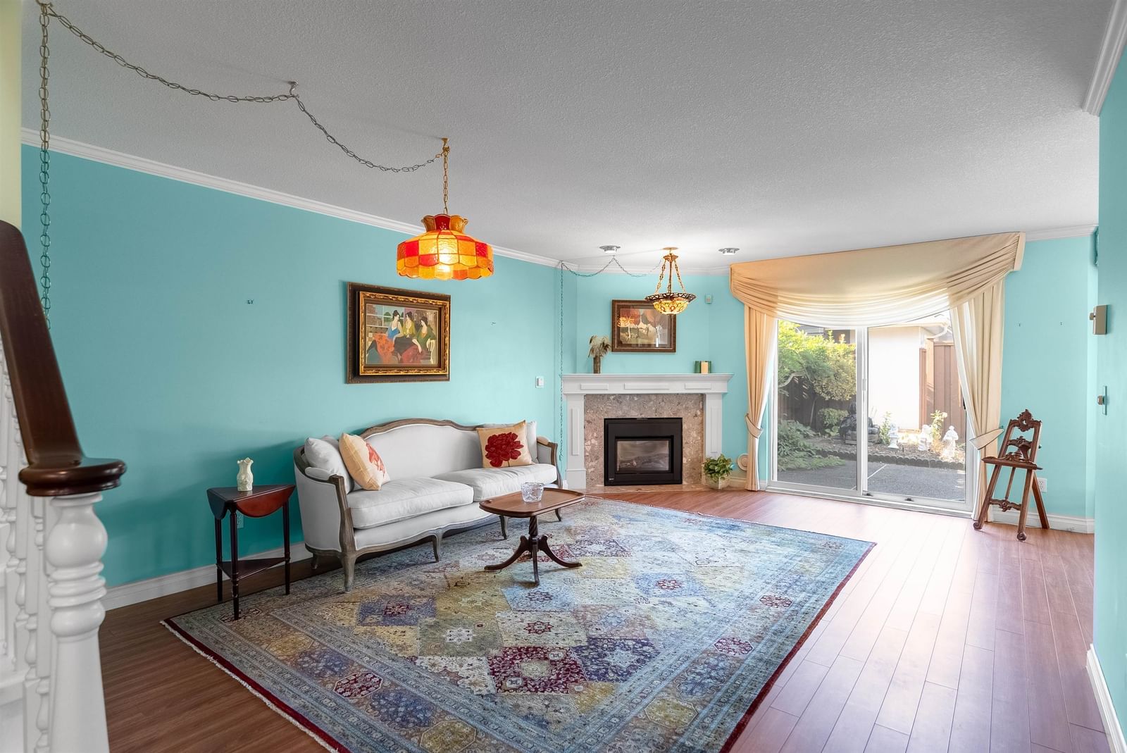Listing Image 4
