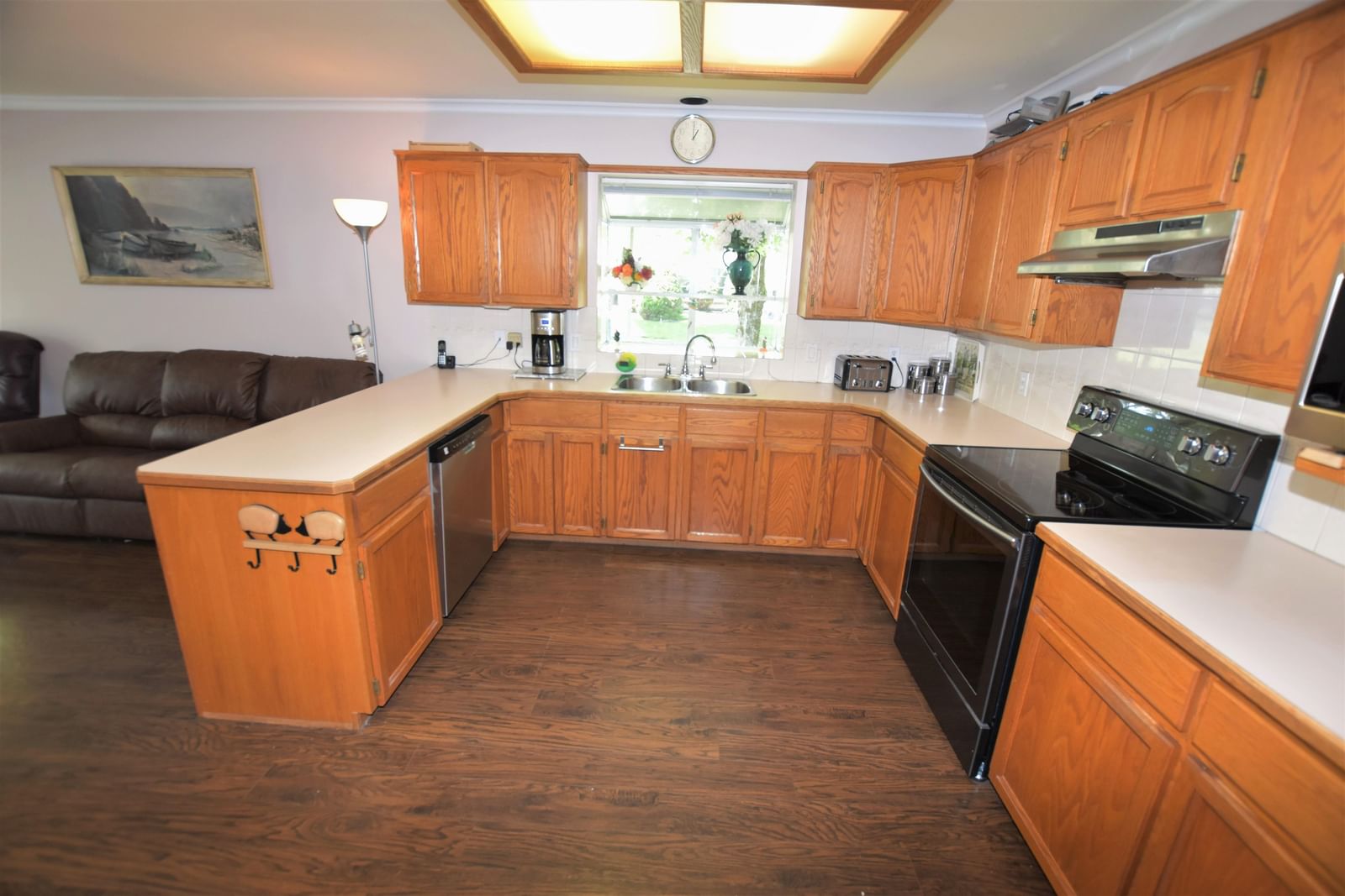Listing Image 10
