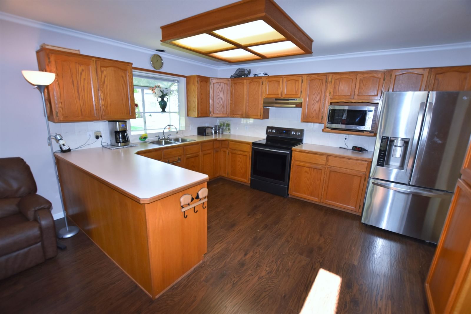 Listing Image 9