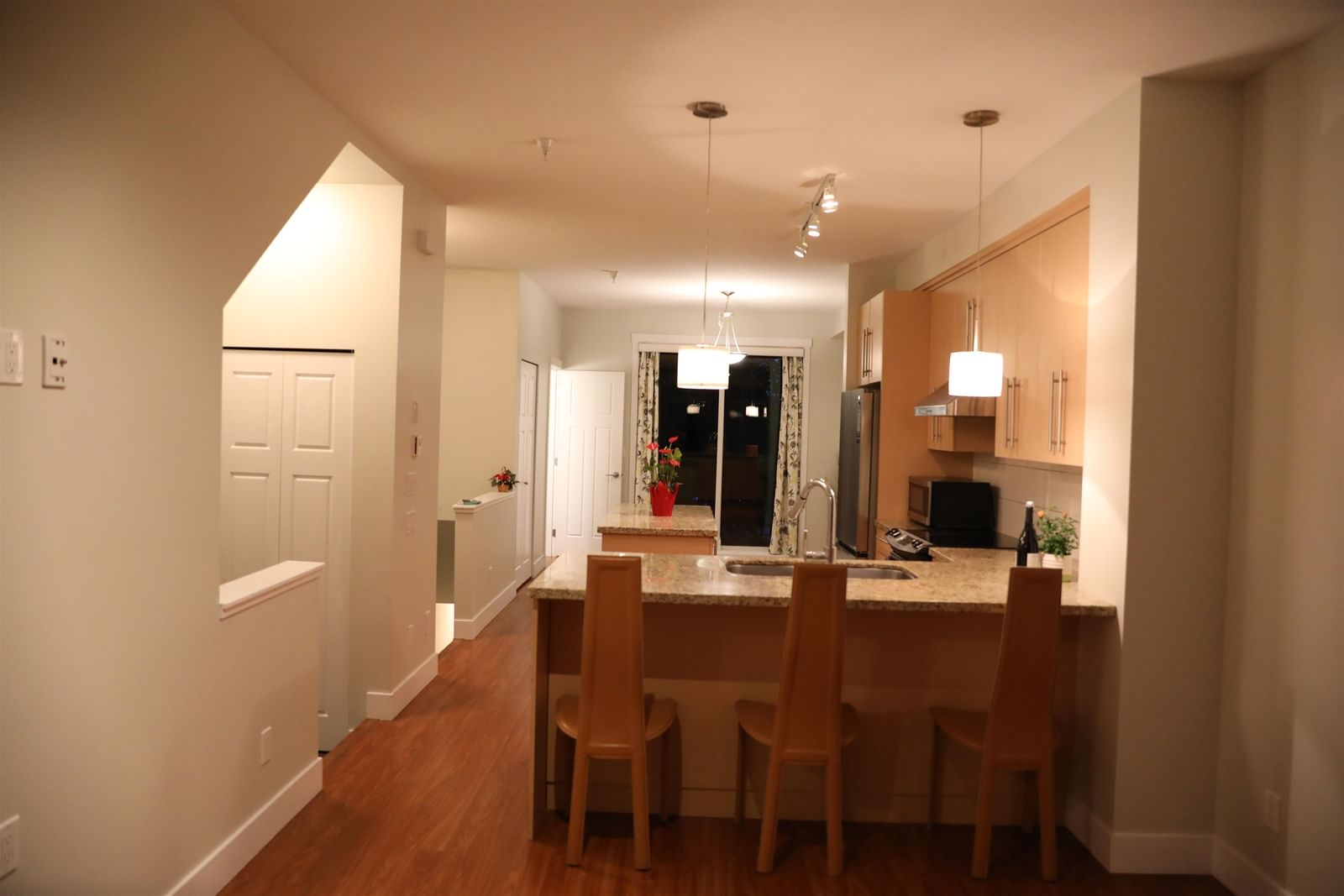 Listing Image 6