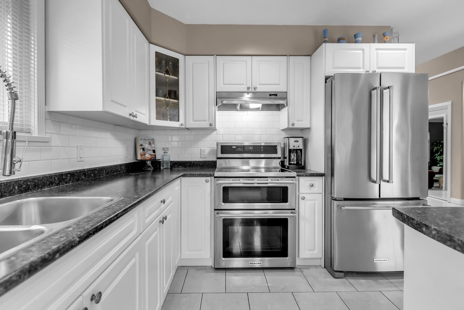 Listing Image 9