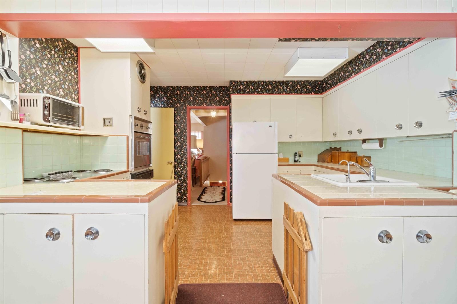 Listing Image 6