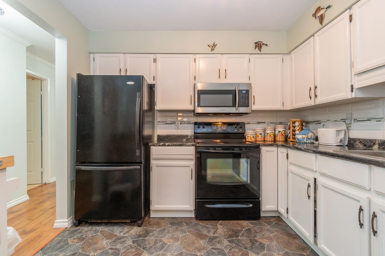 Listing Image 13