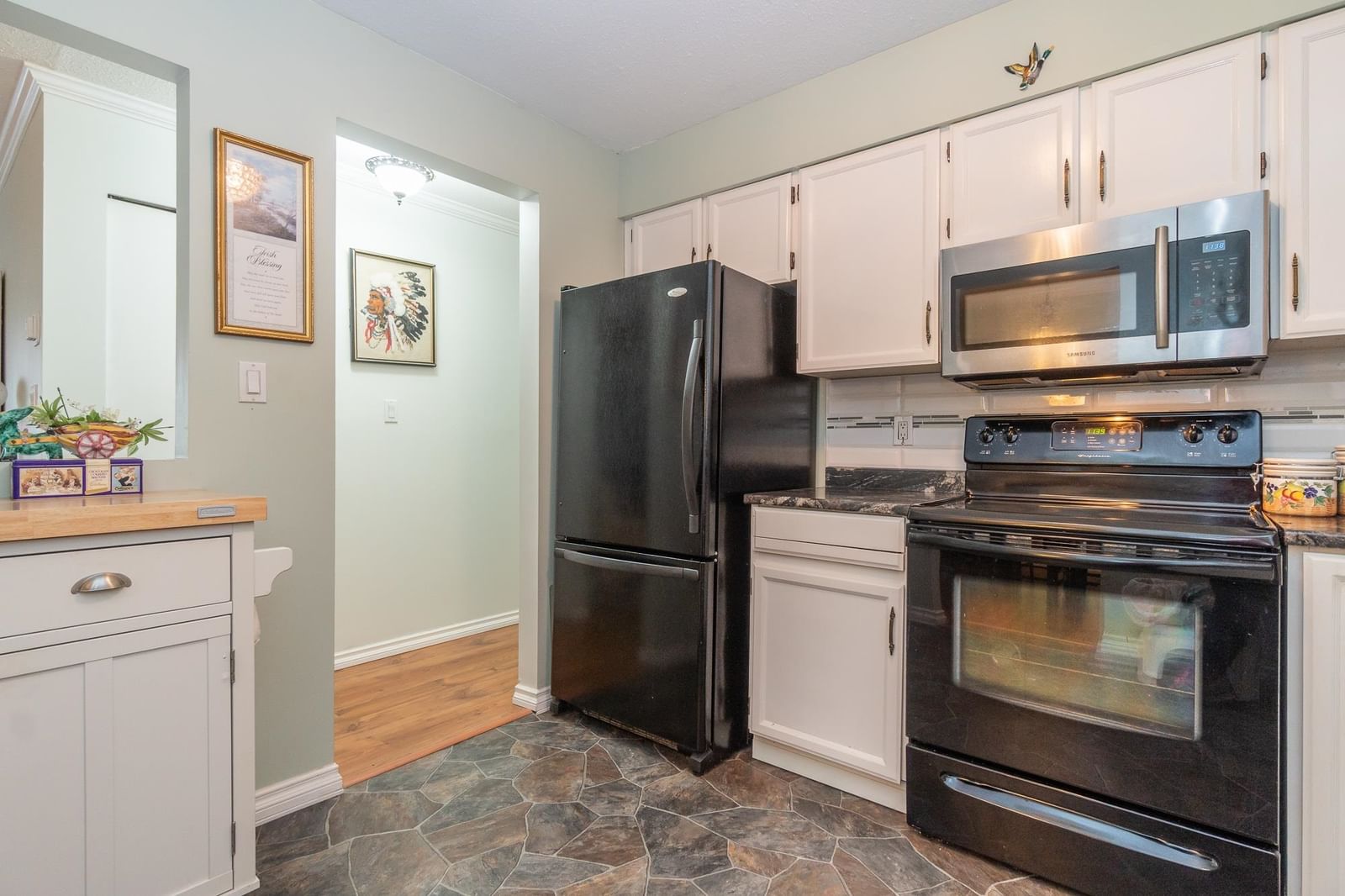 Listing Image 14