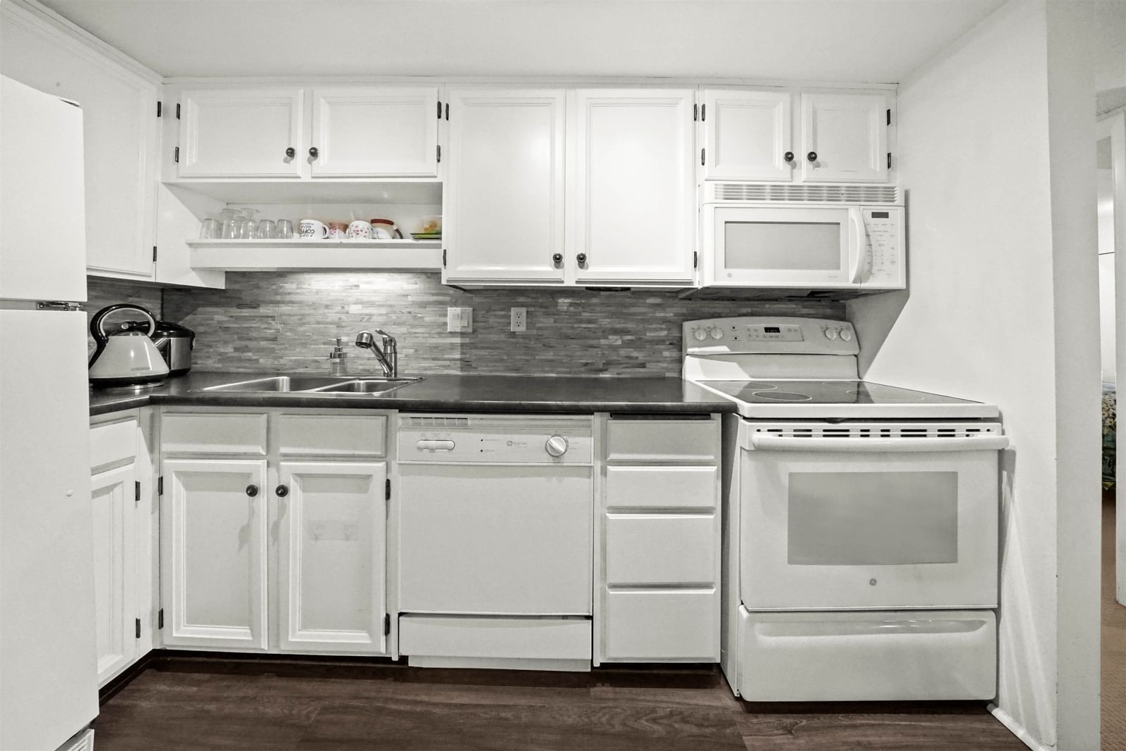Listing Image 13