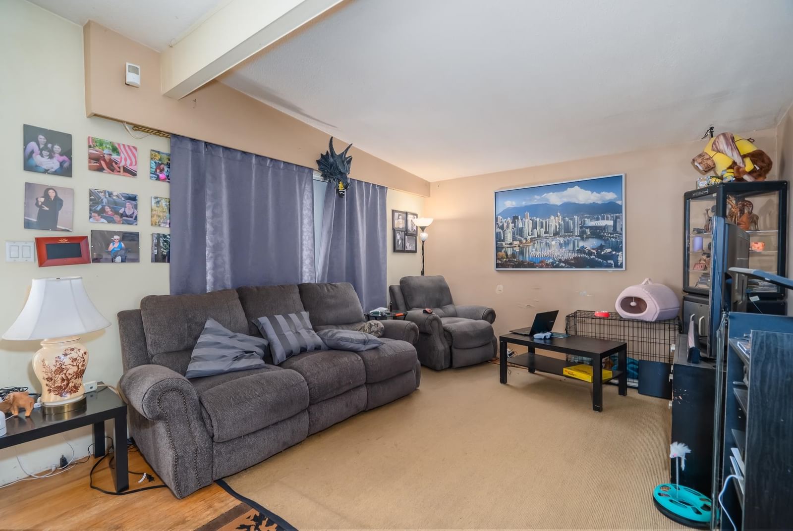 Listing Image 4