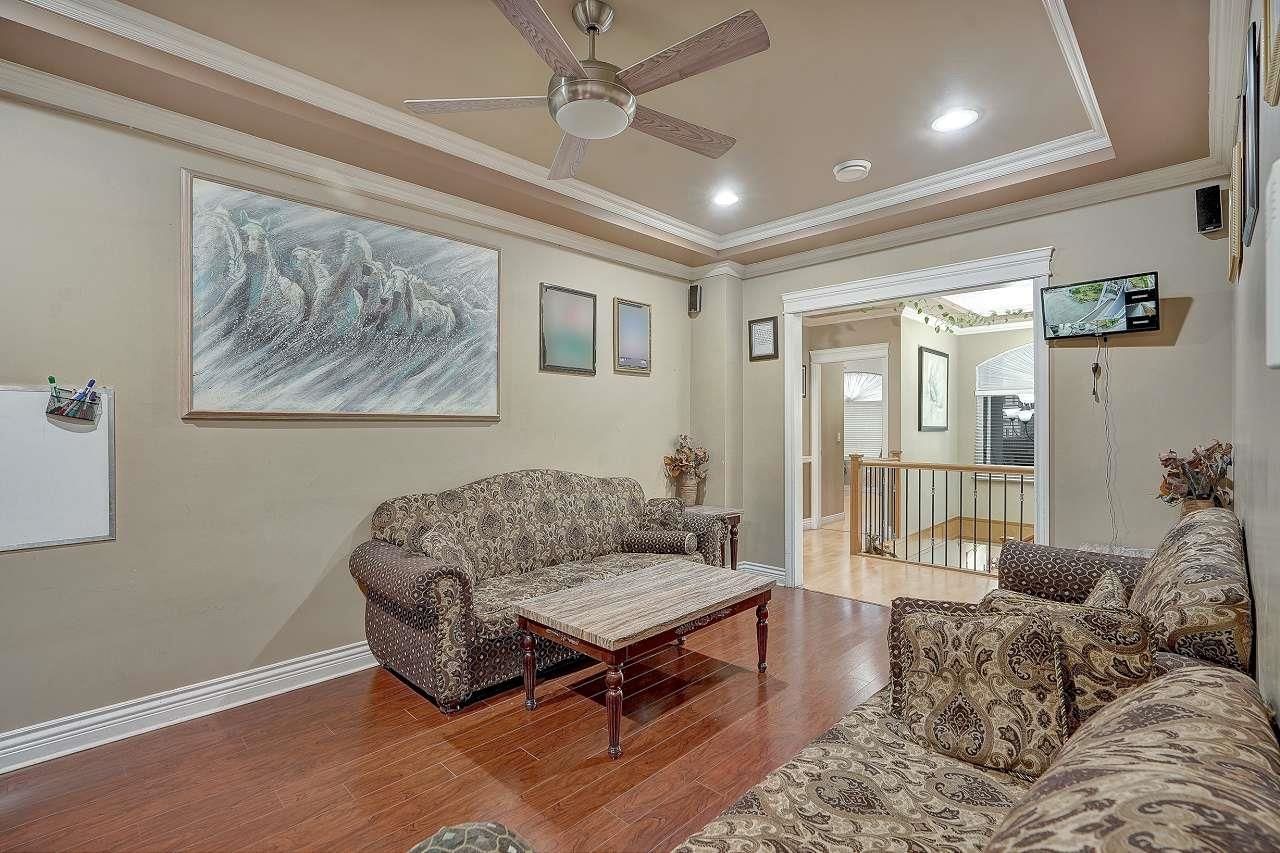 Listing Image 17