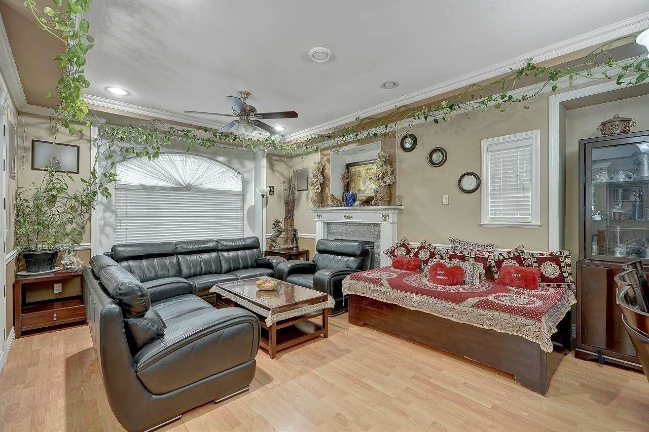 Listing Image 6