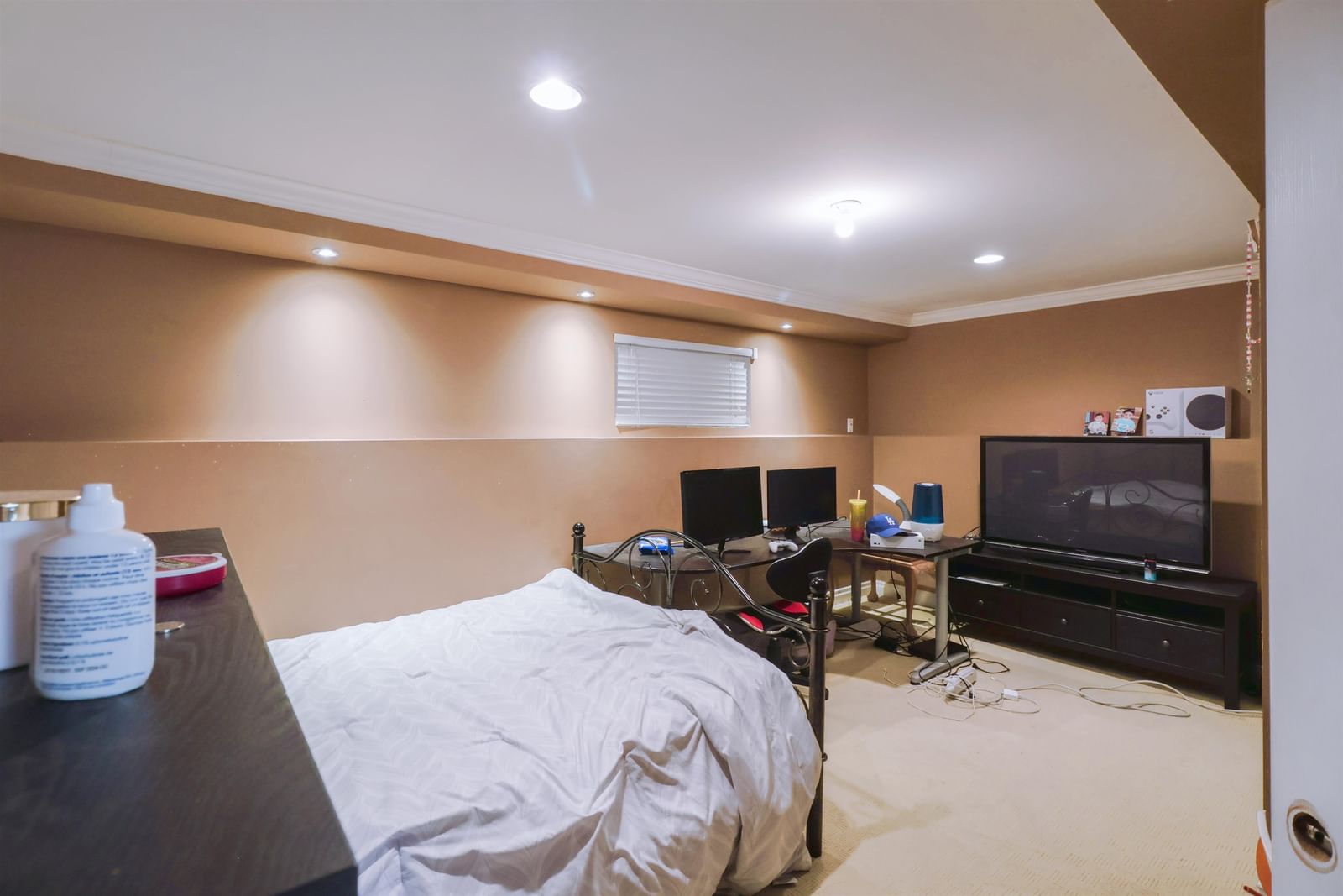 Listing Image 17