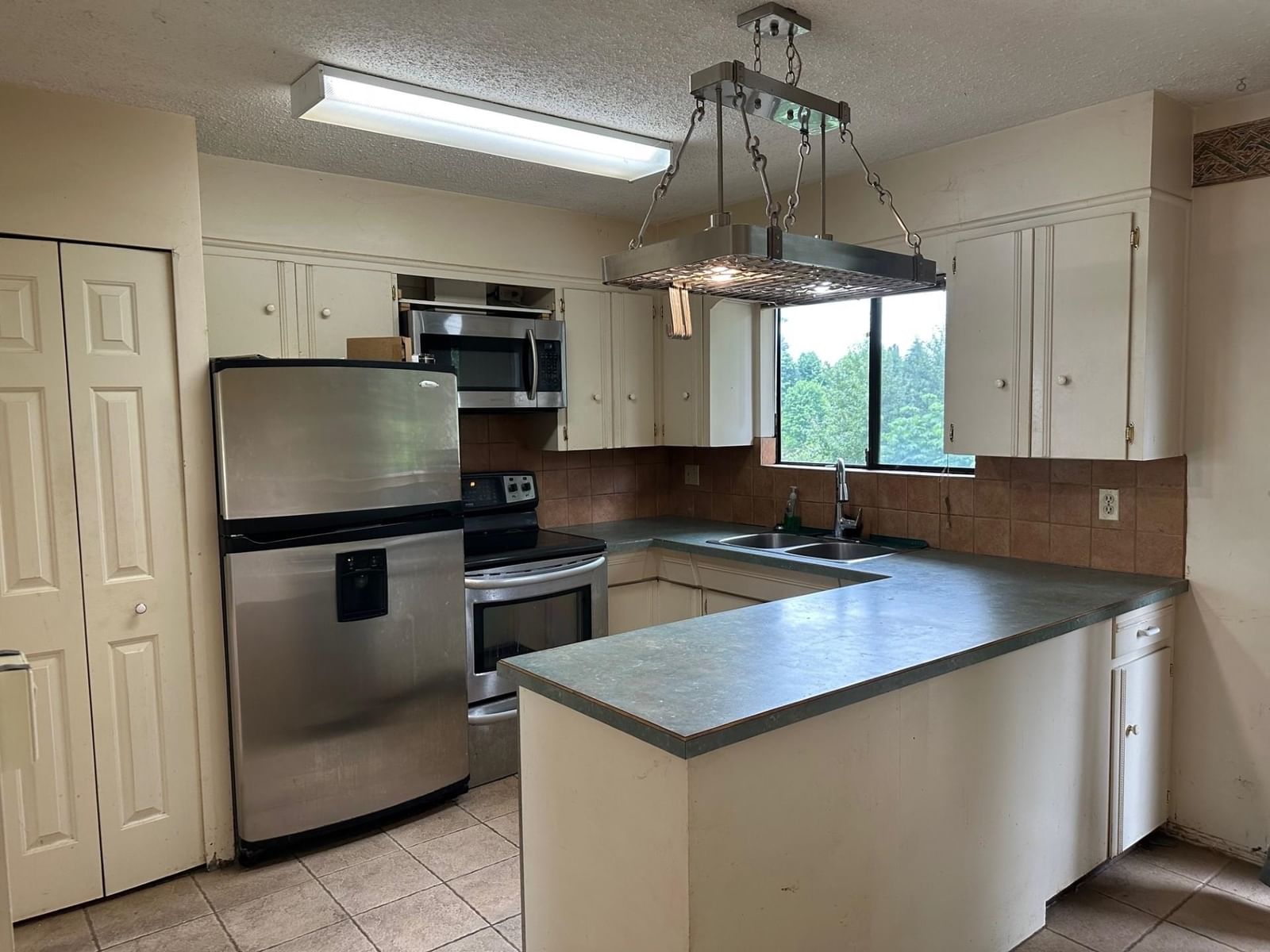 Listing Image 8