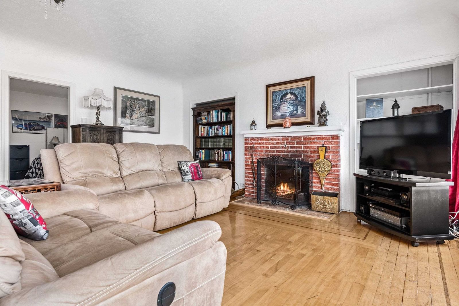 Listing Image 11