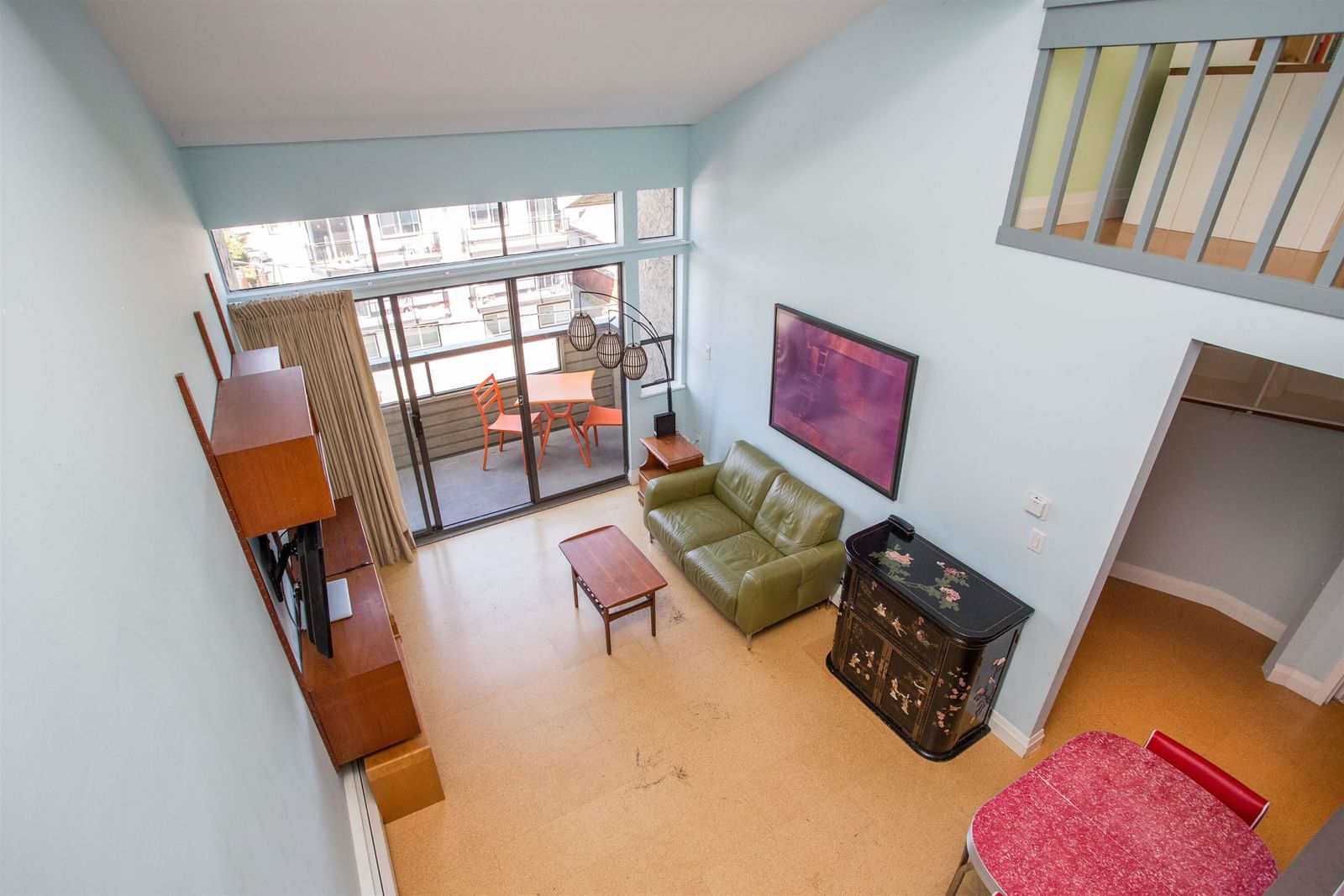 Listing Image 4