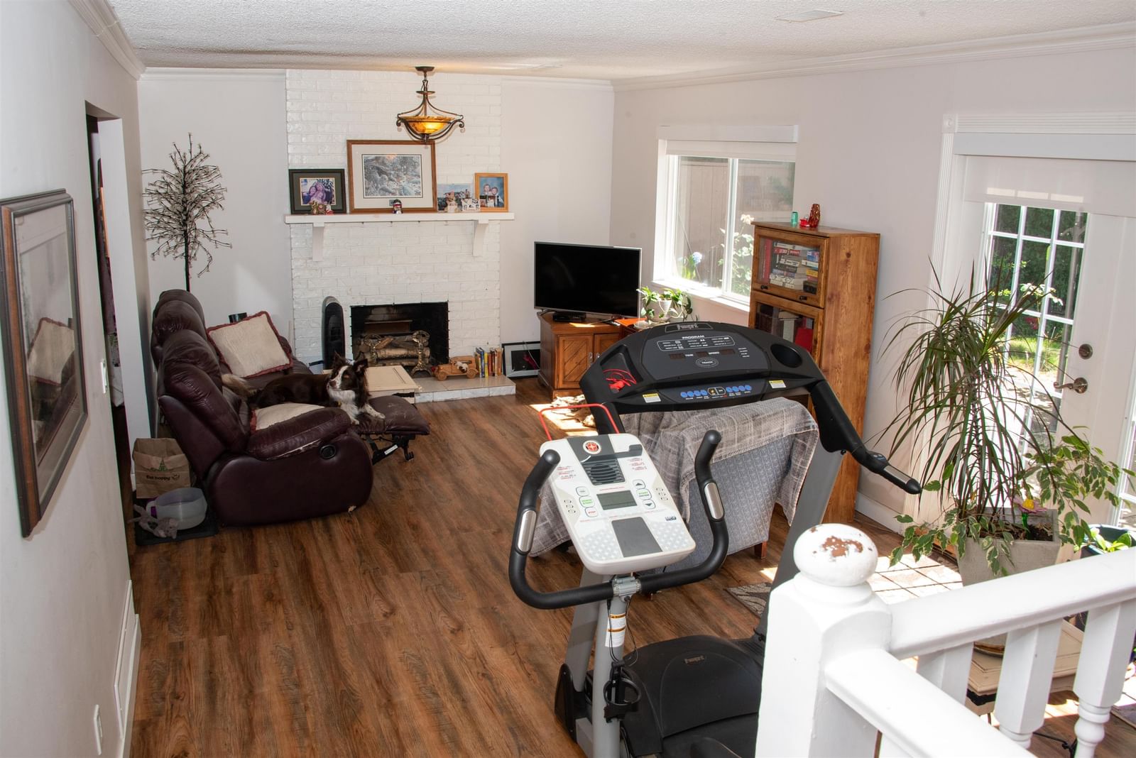 Listing Image 8