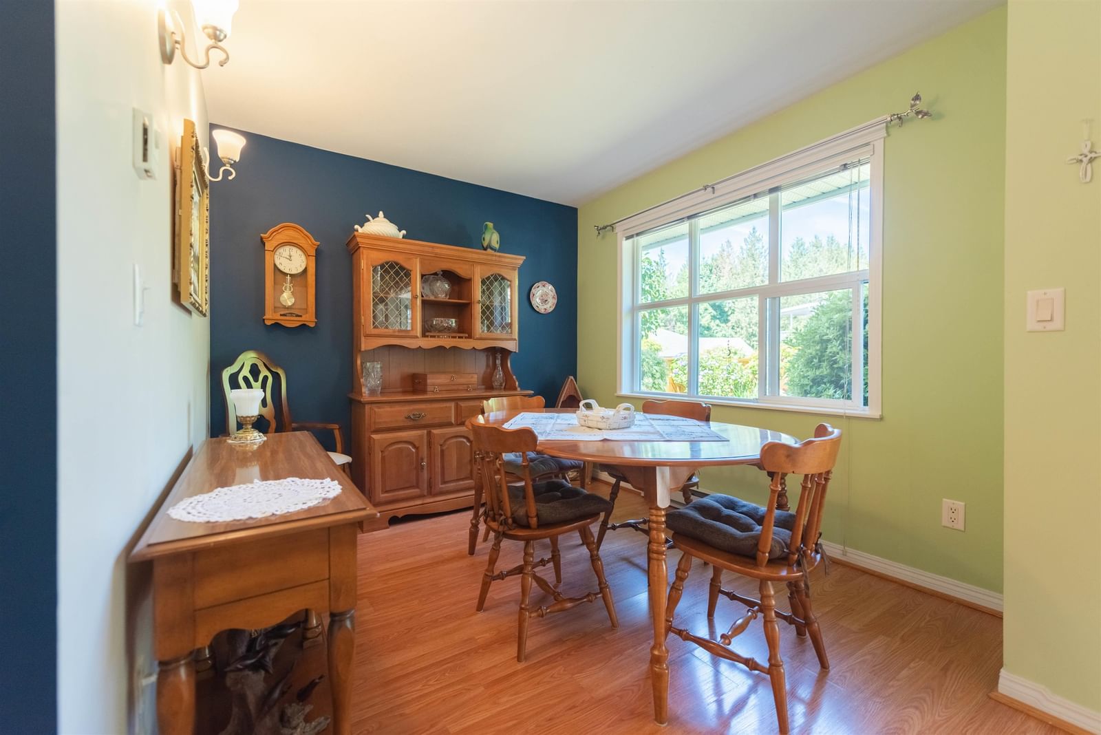 Listing Image 9