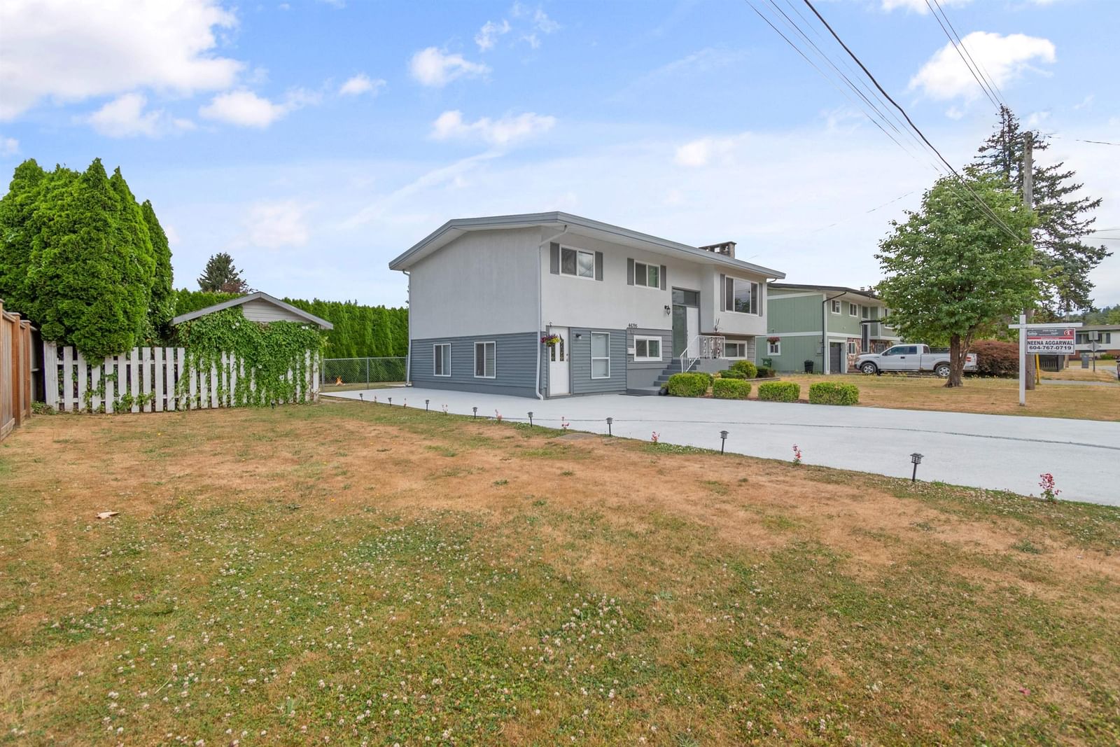 Listing Image 4